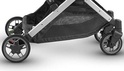UPPAbaby MINU has rubber wheels, front ones are pivoting
