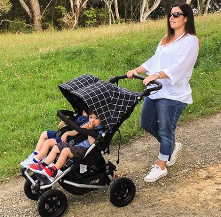 Mountain Buggy Duet V3 - All-terrain double stroller Mountain Buggy Duet V3 all-terrain double stroller