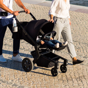 Joolz Hub - Versatile wheels + suspension Joolz Hub - Flat recline
