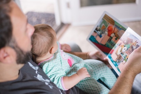 Reading to baby is perfect way to teach the child new words
