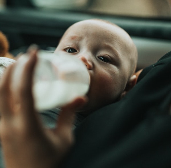 Bottle feeding with breast milk Why you may need breast pump and bottle feed your baby