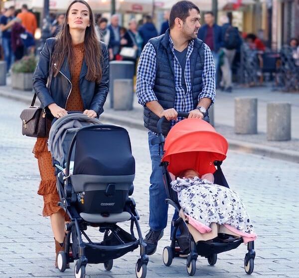 stroller atau baby carrier