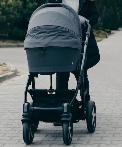 Four-wheeled stroller with bassinet Four-wheeled pram stroller with carrycot for newborn baby