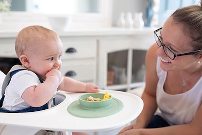 Introduction to solid foods through BLW