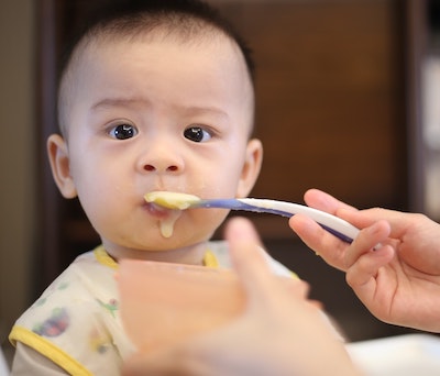 Traditional Weaning vs. BLW Traditional weaning vs BLW