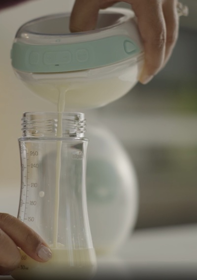 Willow Go Review - Pouring The Milk