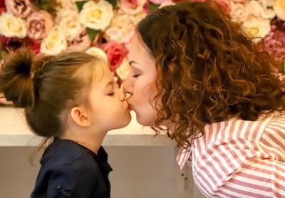 why grandma should not kiss baby on face and mouth