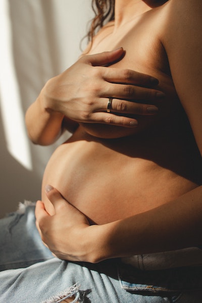 pregnancy breast stretch marks
