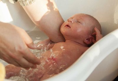 Is It Good To Bathe Baby With Eczema Is It Good To Bathe Baby With Eczema?