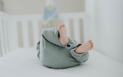 How To Transition Baby From Bassinet To Crib