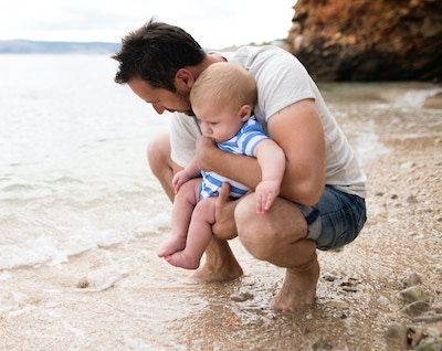 Dressing A Newborn Baby Safely For Hot Weather